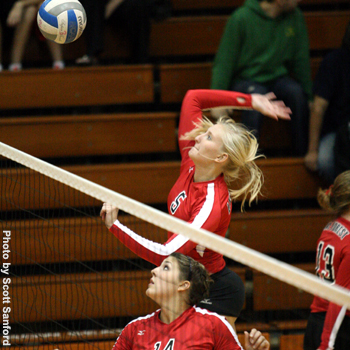 Foresters Prevail in Five Sets at Grinnell