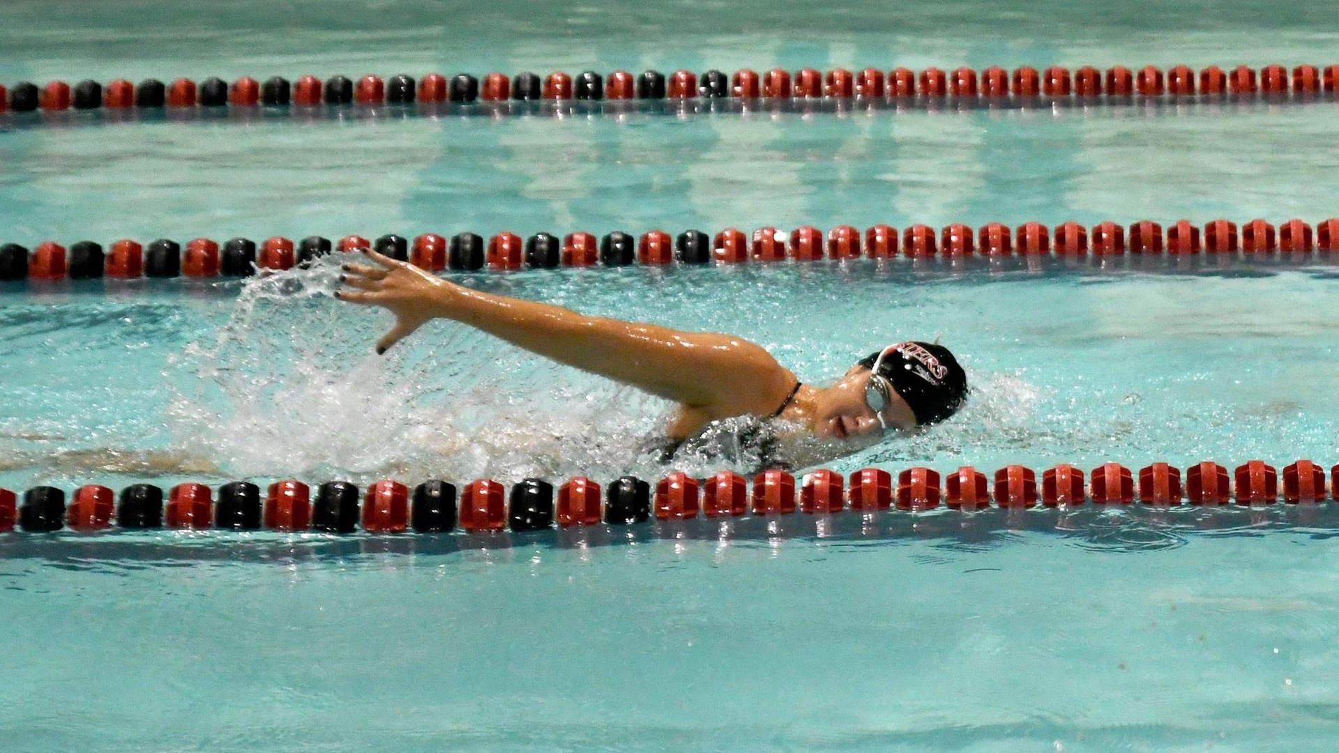 Women Sweep, Men Split Tri-Meet Against Whitewater and Lawrence